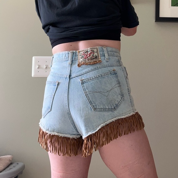 80s Joujou Western Denim Fringe Shorts - Picture 9 of 13